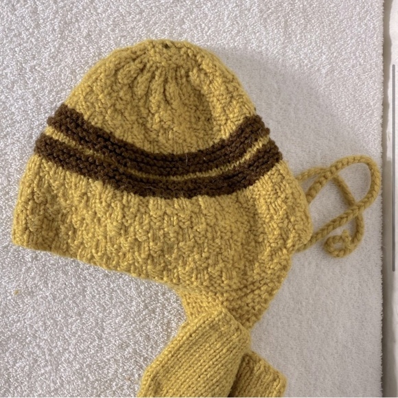 Vintage Handmade Mustard Brown Crochet Knit Winter Hat And Mitts Combo - Picture 3 of 11